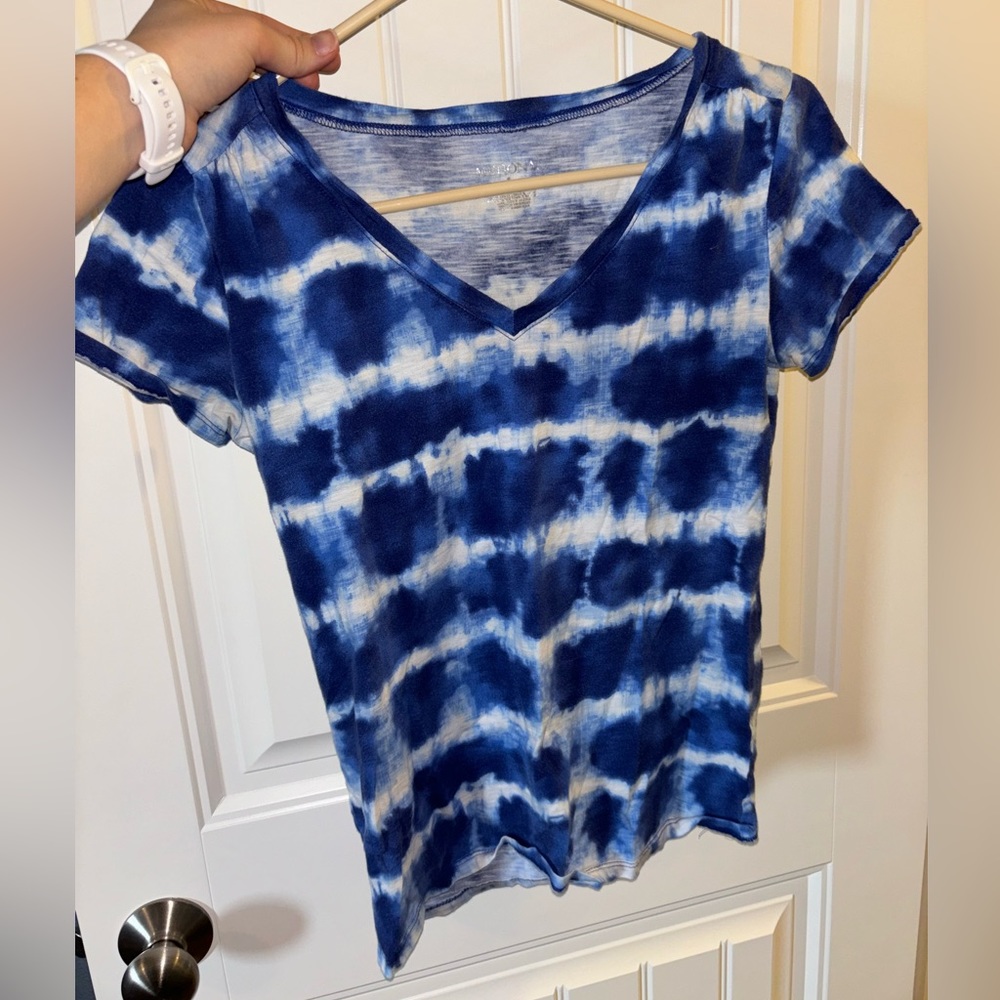 Merona Women’s Blue Tie Dye Tee- size small